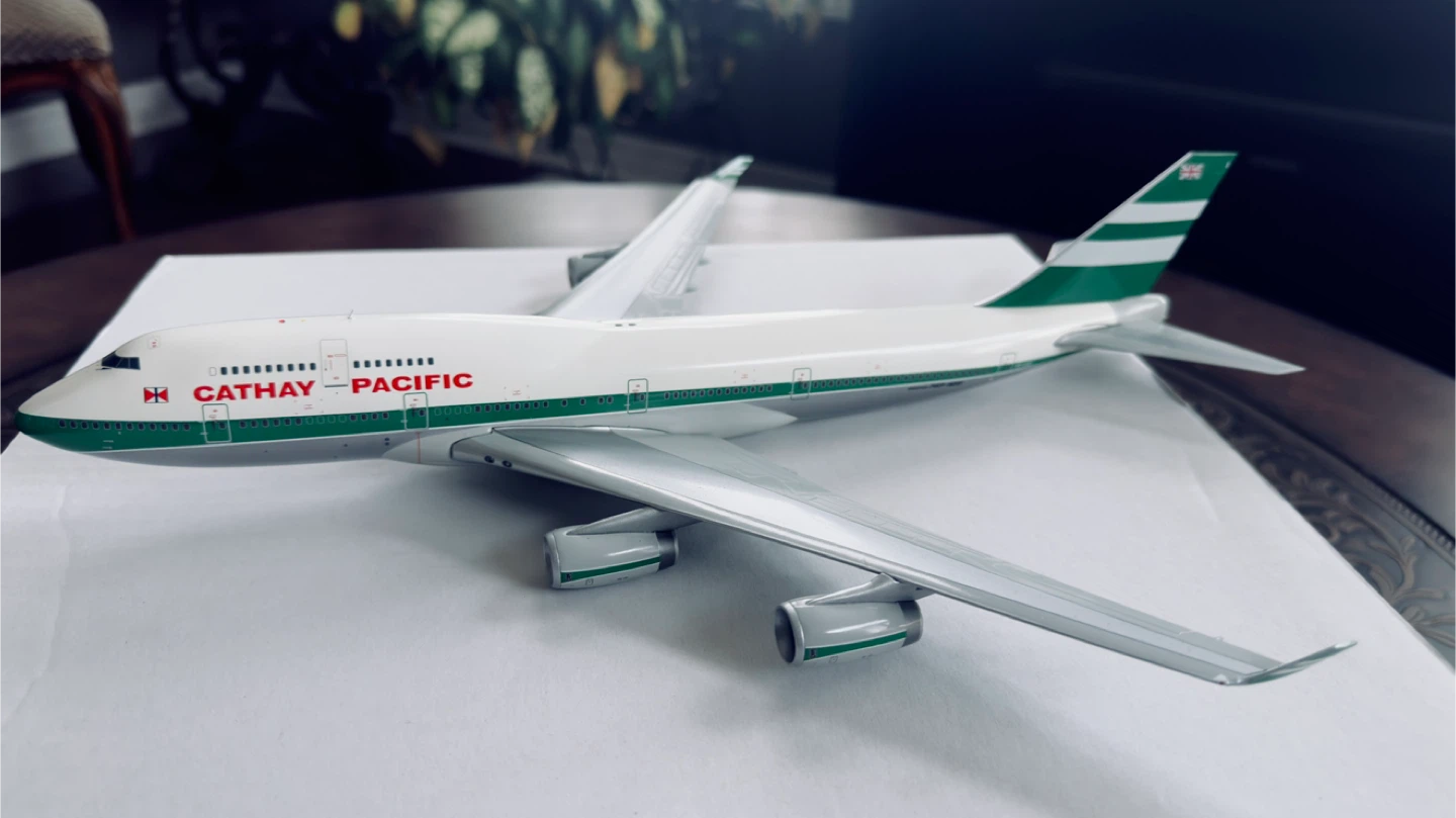 Cathay Pacific Boeing 747-400 Model 1/200 Scale