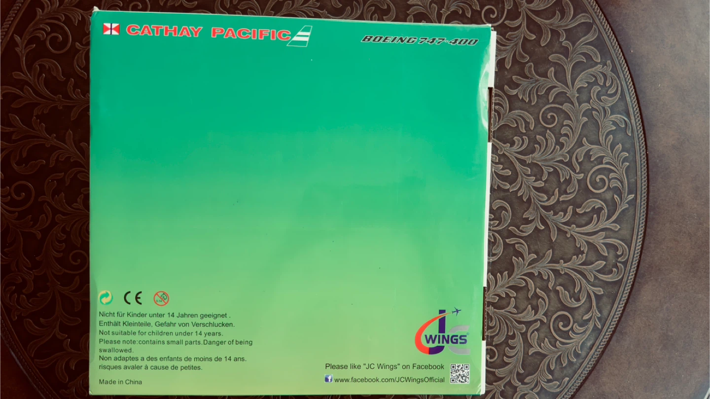 Cathay Pacific Boeing 747-400 Model 1/200 Scale - photo 3