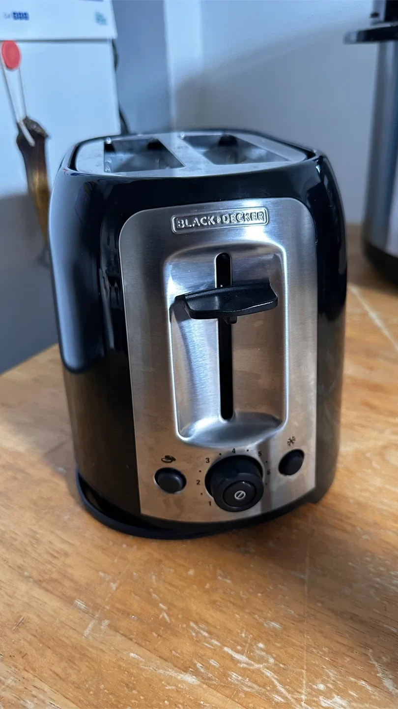 Black+Decker Black Toaster image indicator(2)