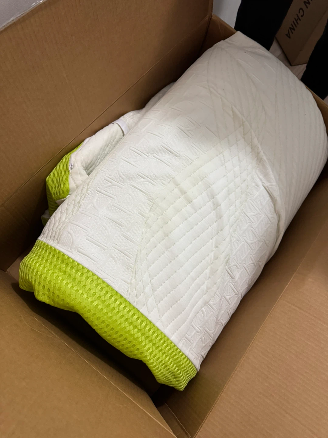 Novilla Memory Foam Mattress Topper - Queen, New in Box - photo 2