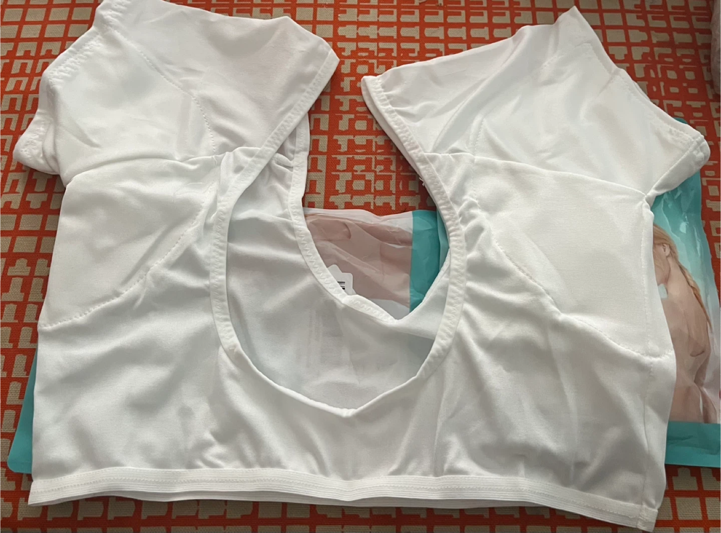 Underarm Sweat Pads Shirt - Size M - photo 2