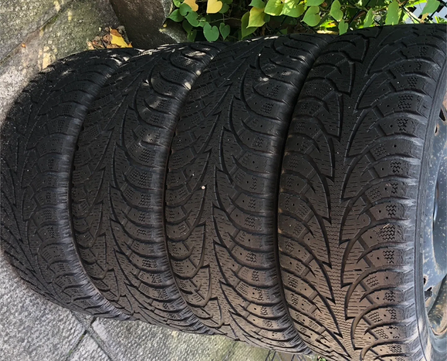 Winter tires on steel rims and 4 mats