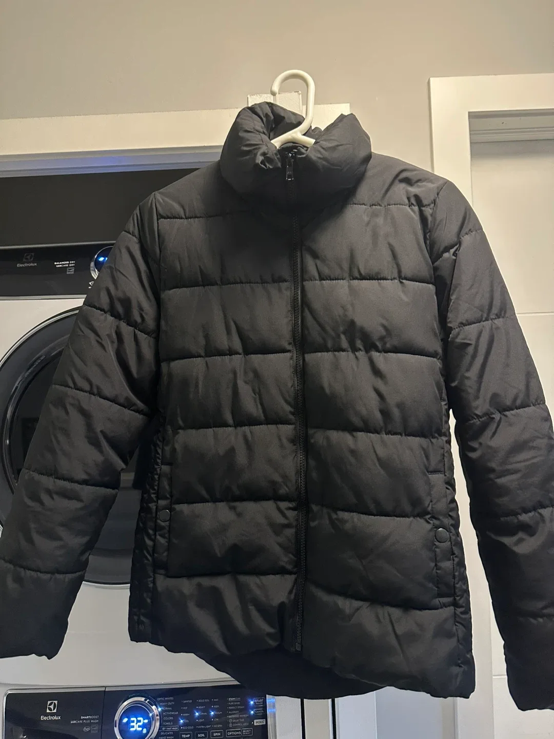 Old Navy Black Puffer Jacket - Size S