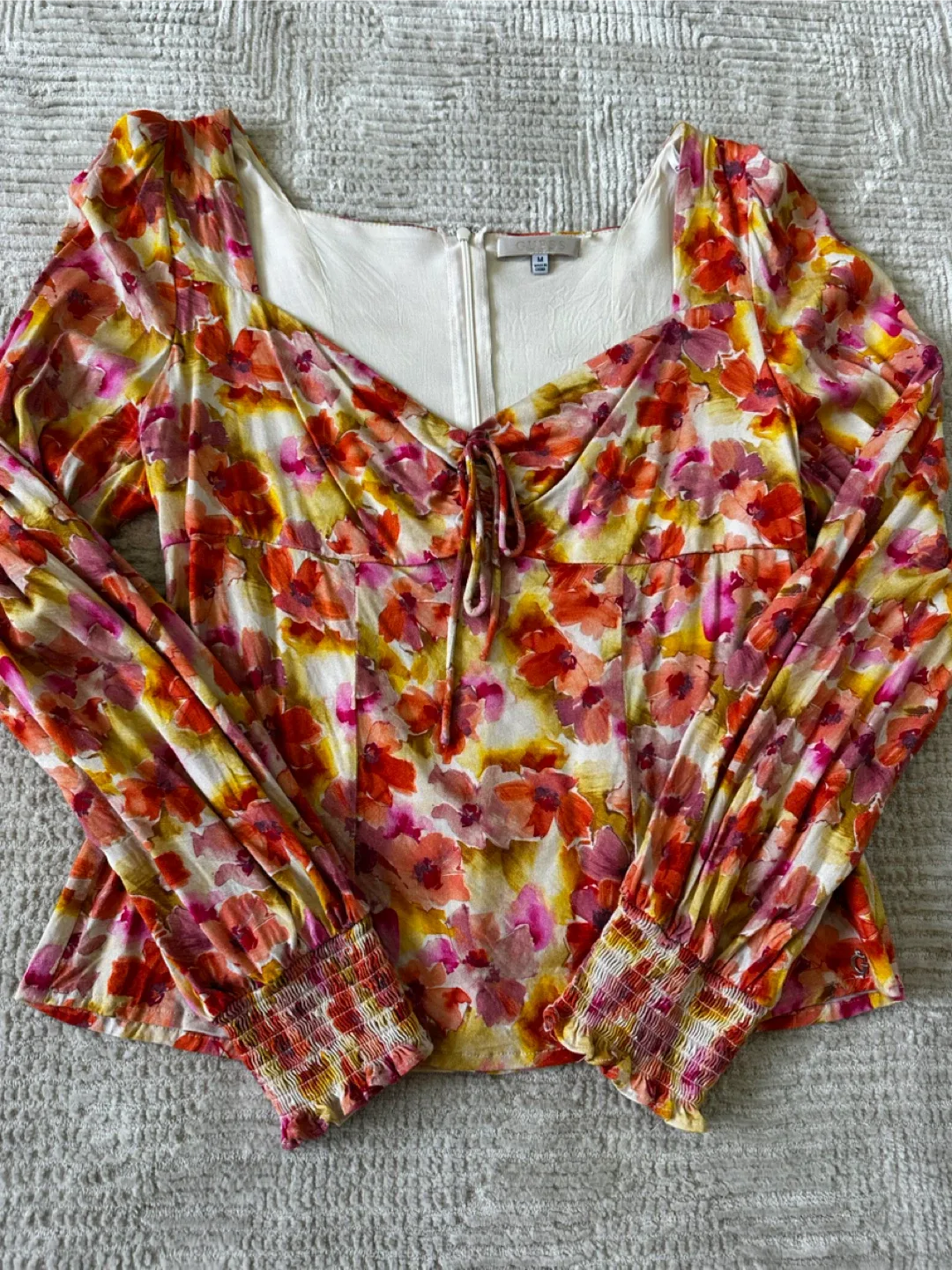 Guess Print Top - Size M