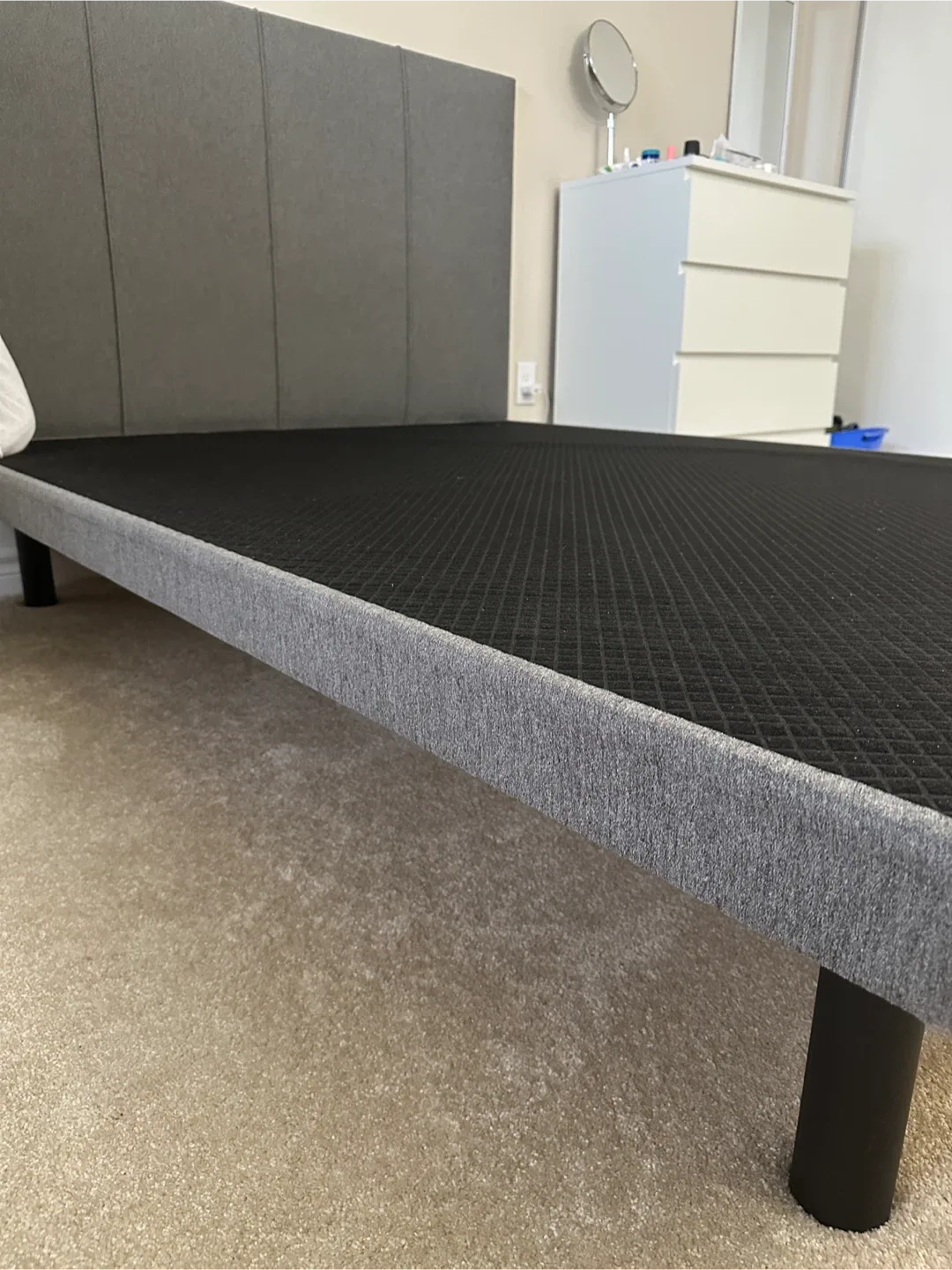 Sleep country Queen bed -Grey Upholstered Bed Frame image indicator(5)