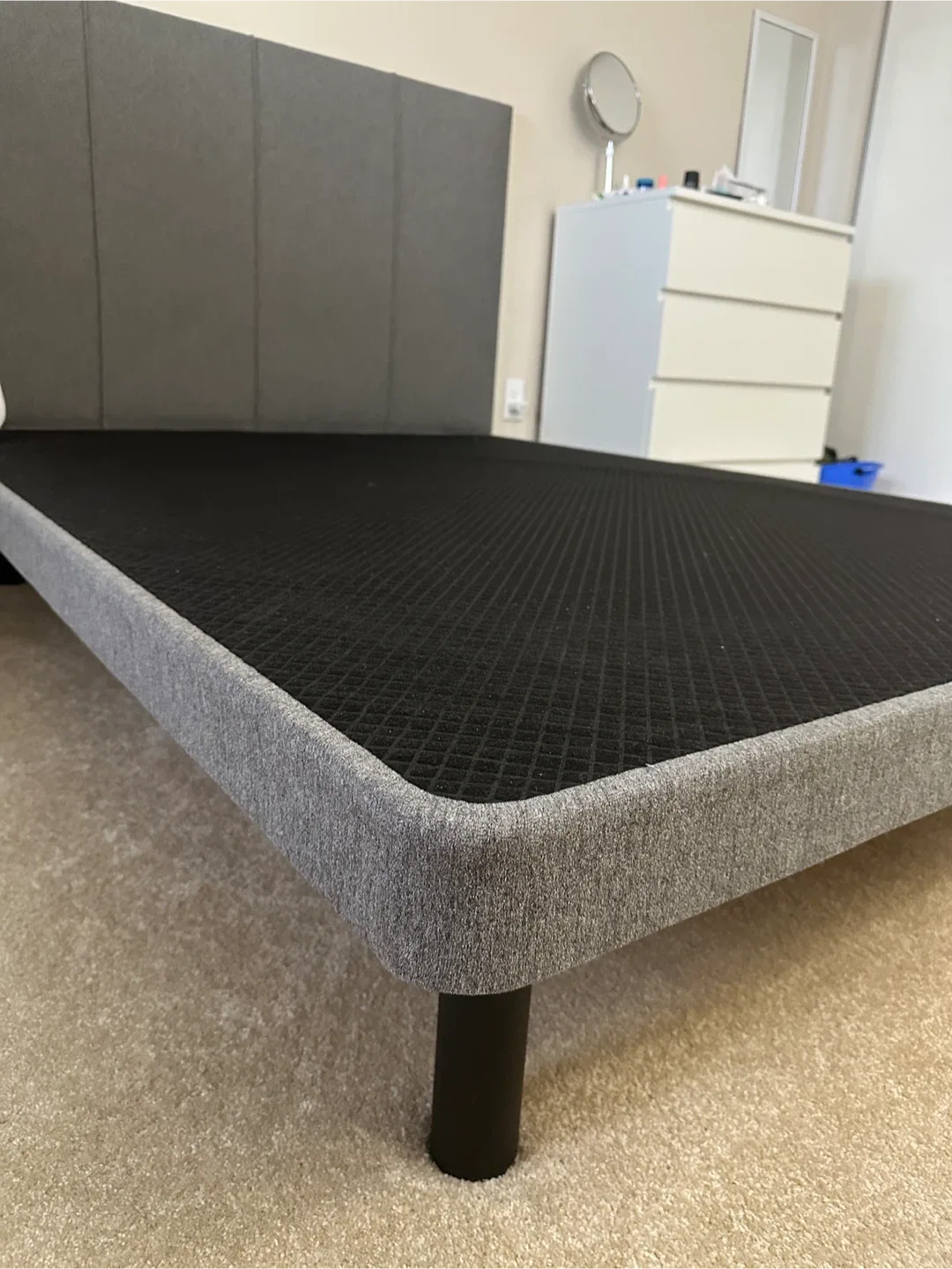 Sleep country Queen bed -Grey Upholstered Bed Frame image indicator(3)