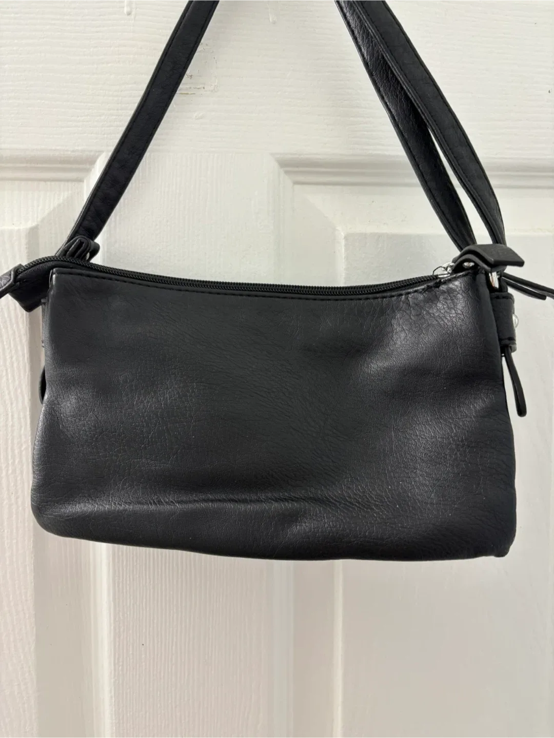 Denver Hayes Black Crossbody Bag image indicator(2)