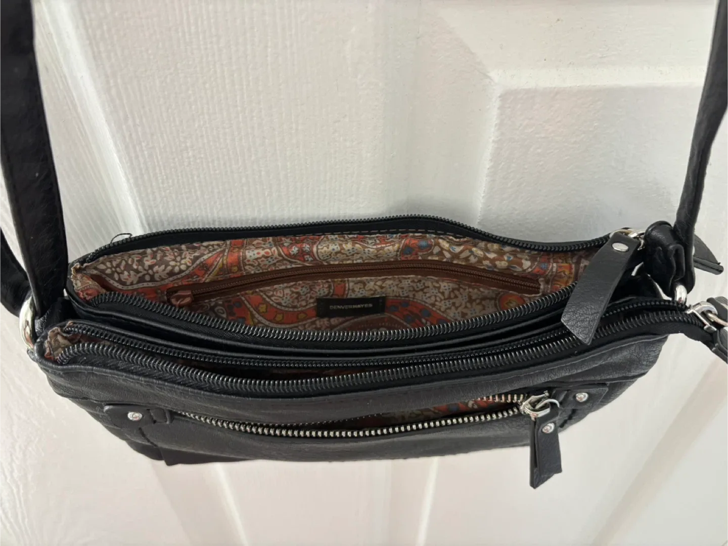 Denver Hayes Black Crossbody Bag image indicator(3)