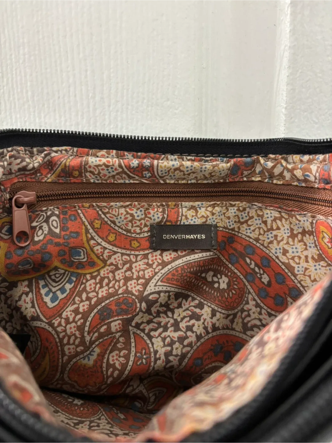 Denver Hayes Black Crossbody Bag image indicator(4)