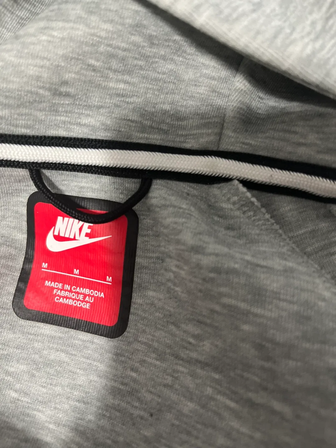 Nike Tech Fleece Gray Jacket - Size M image indicator(2)