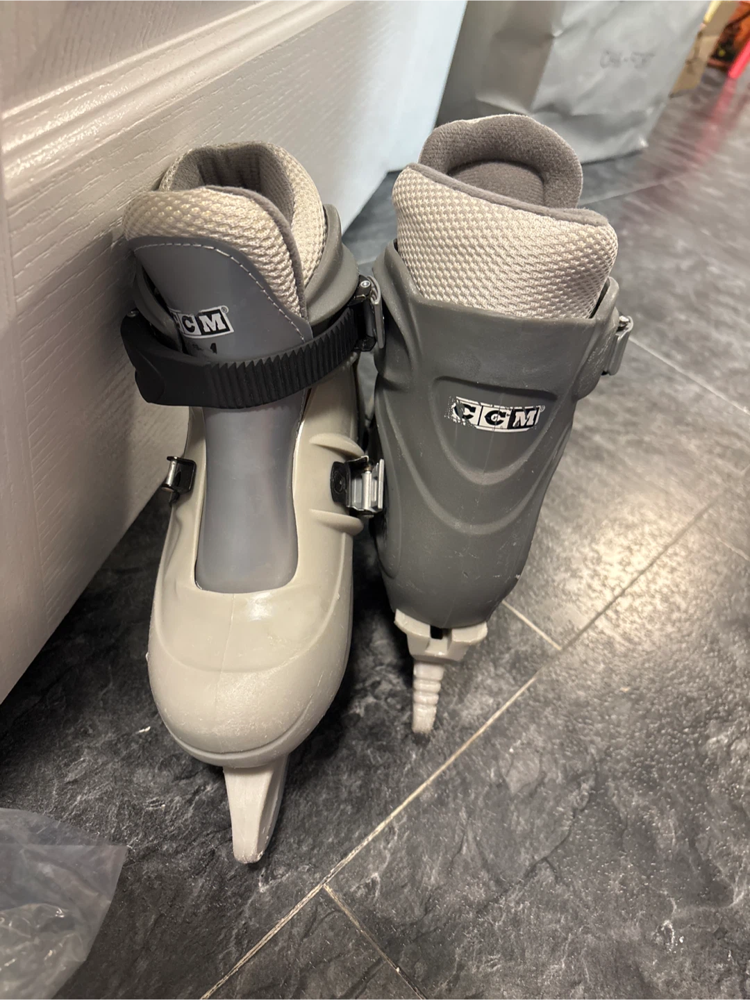 CCM Ice Skates - Grey - photo 2