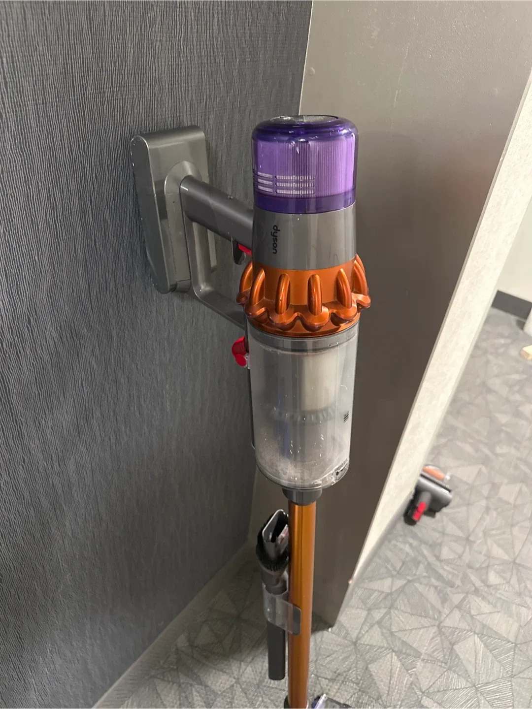 Dyson V11 Torque Drive Cordless Vacuum image indicator(2)