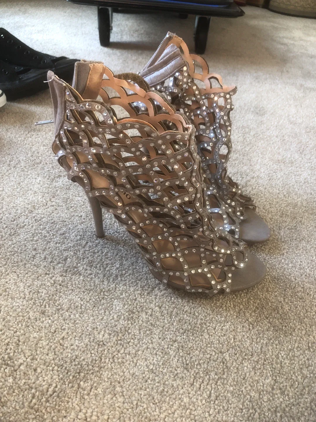 Rhinestone Cage Heels image indicator(7)