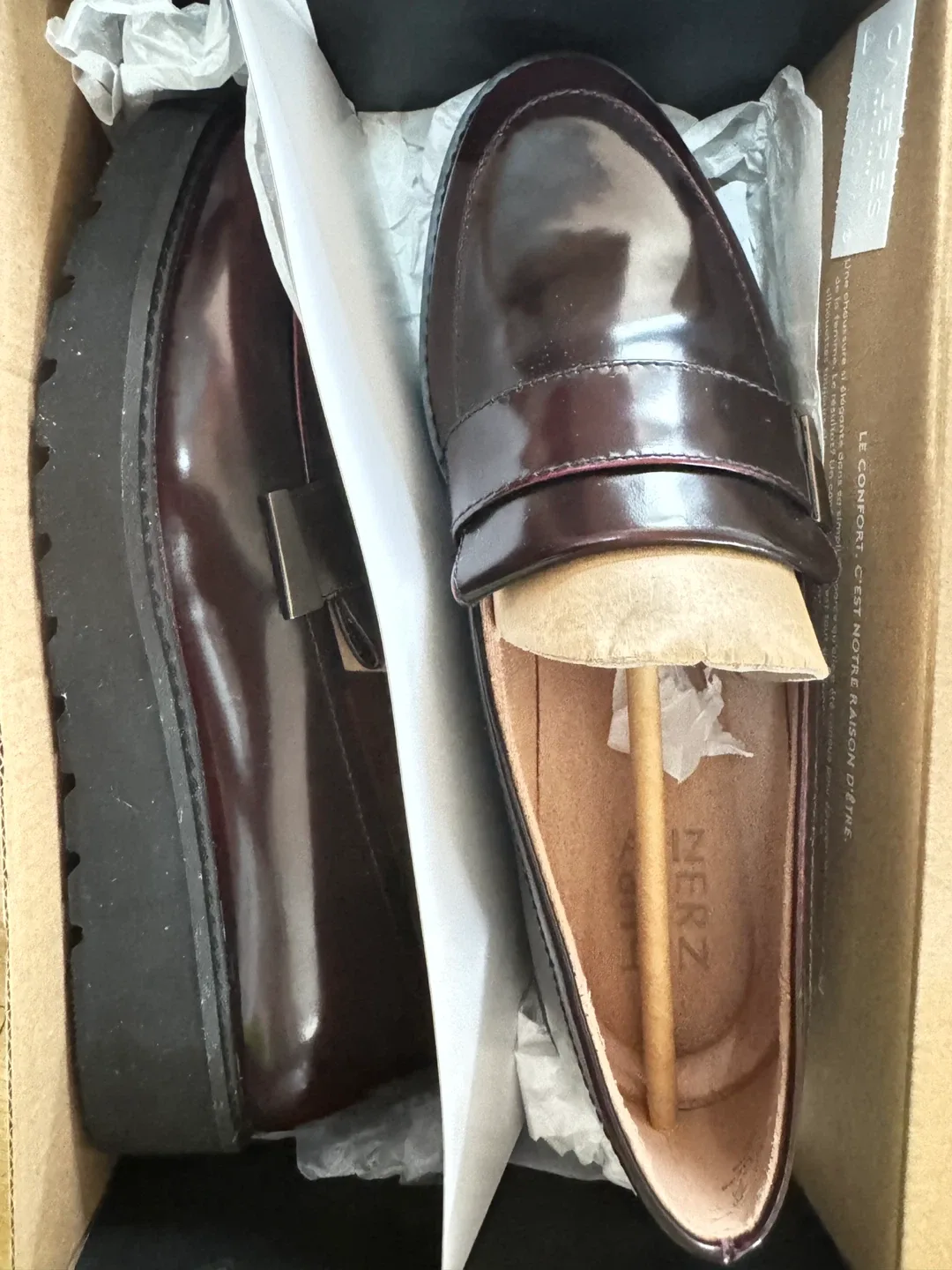 Naturalizer Adiline Loafer, Cranberry, Size 7.5M