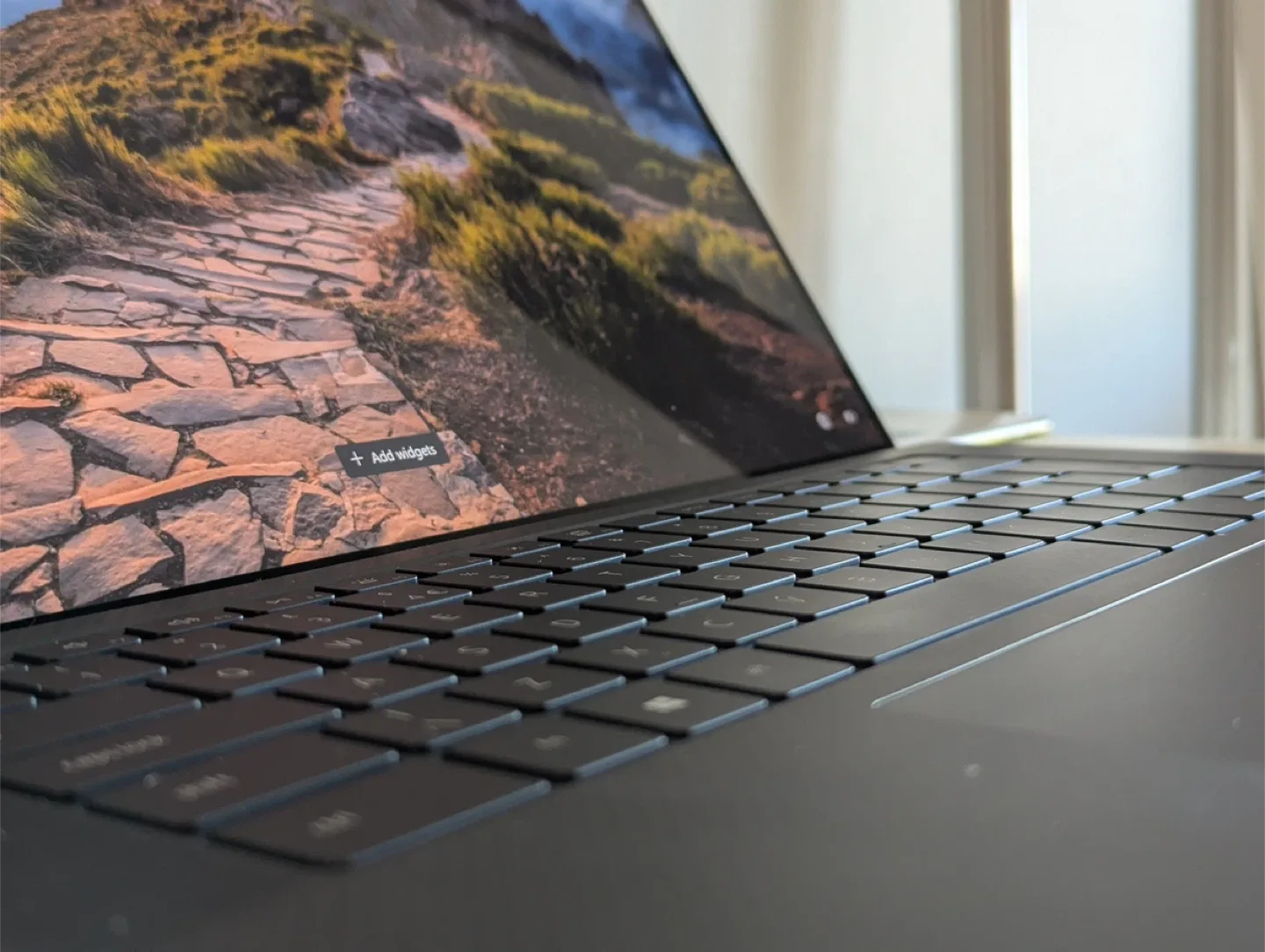 Laptop Dell XPS 15 9500 (2020) / i7-10750H / 16 GB / SSD 1 TB image indicator(5)