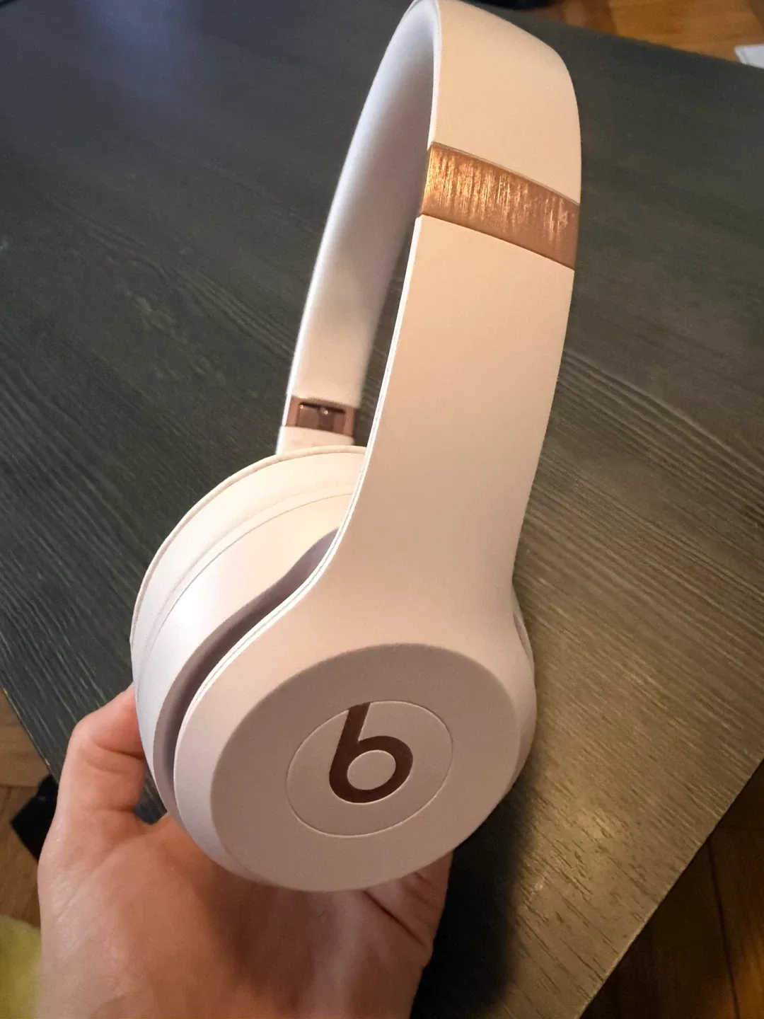 Beats Solo 4 Wireless On-Ear Headphones - Cloud Pink