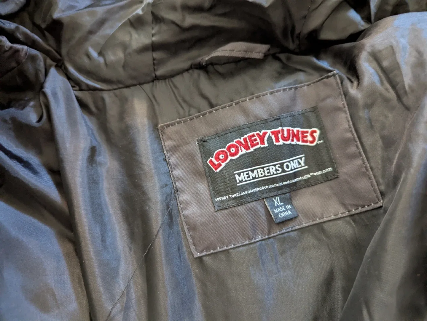 Looney Tunes x Members Only Puffer Jacket - XL image indicator(3)