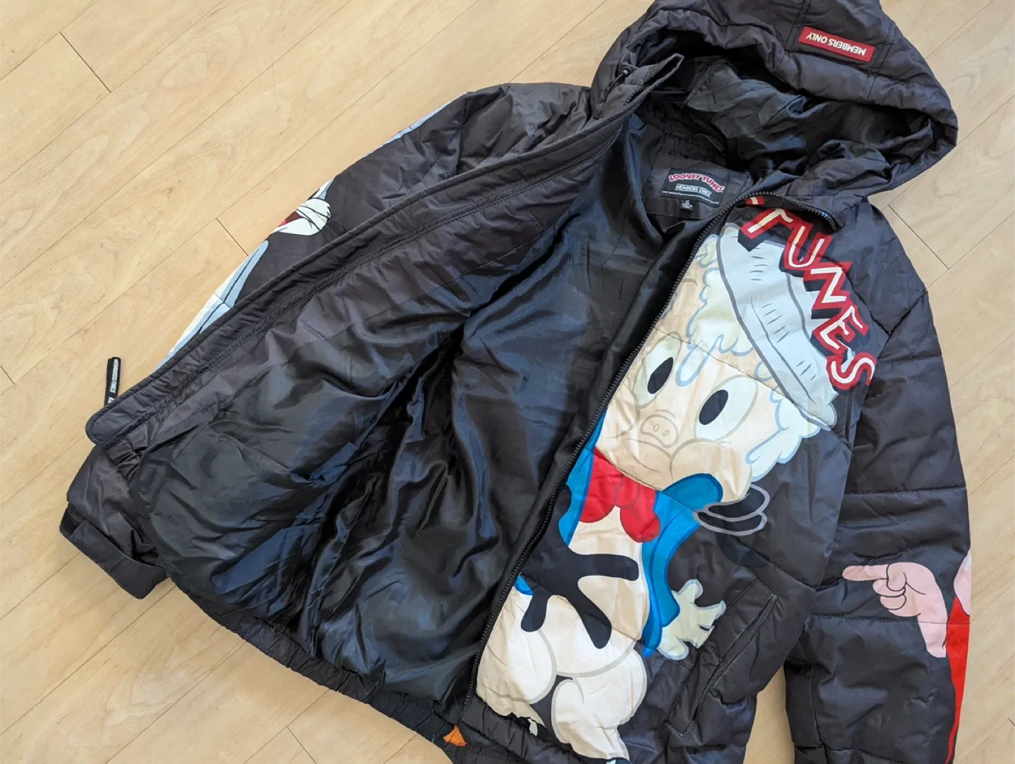 Looney Tunes x Members Only Puffer Jacket - XL image indicator(2)