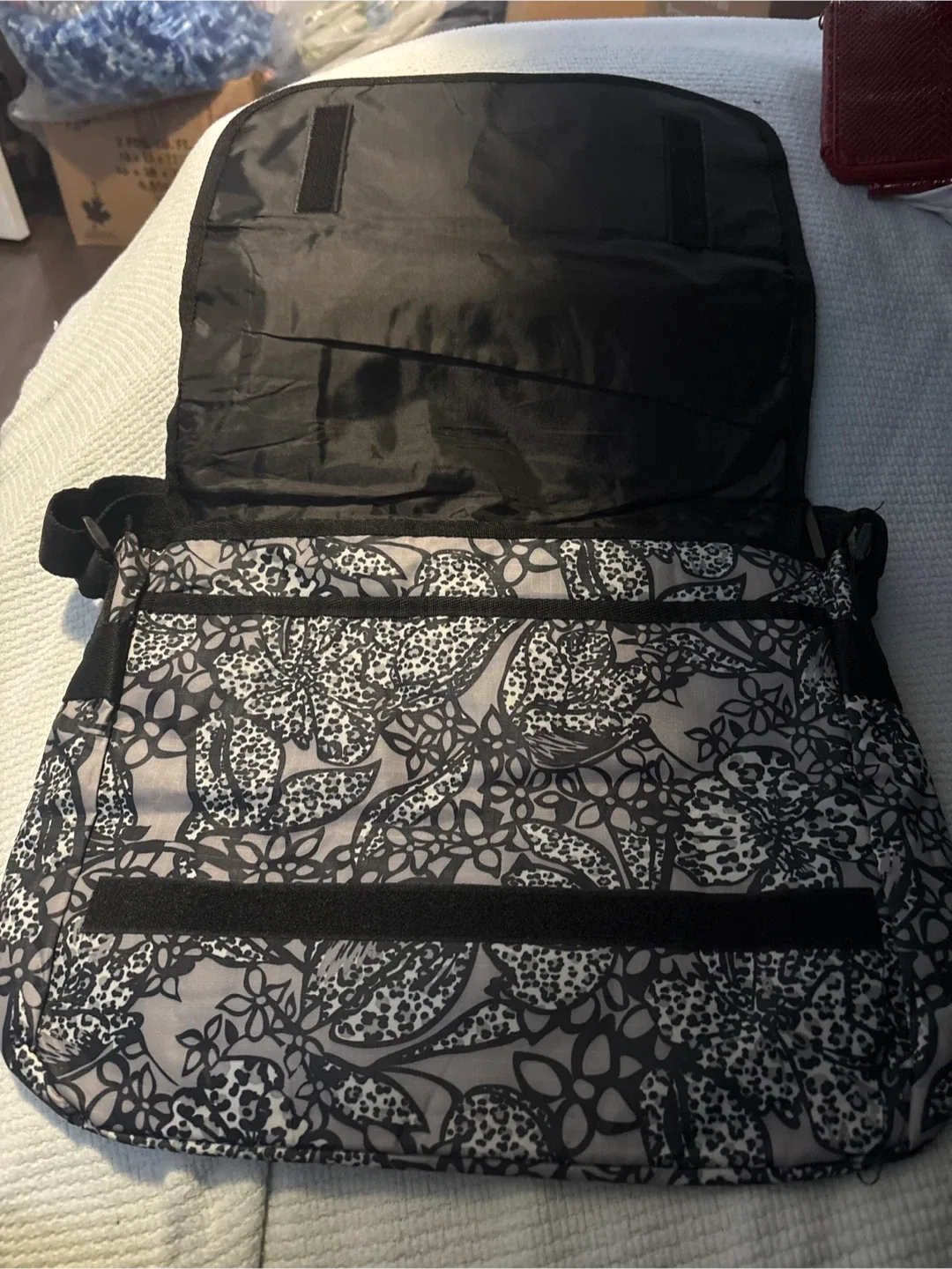 Purse or Computer Bag image indicator(3)