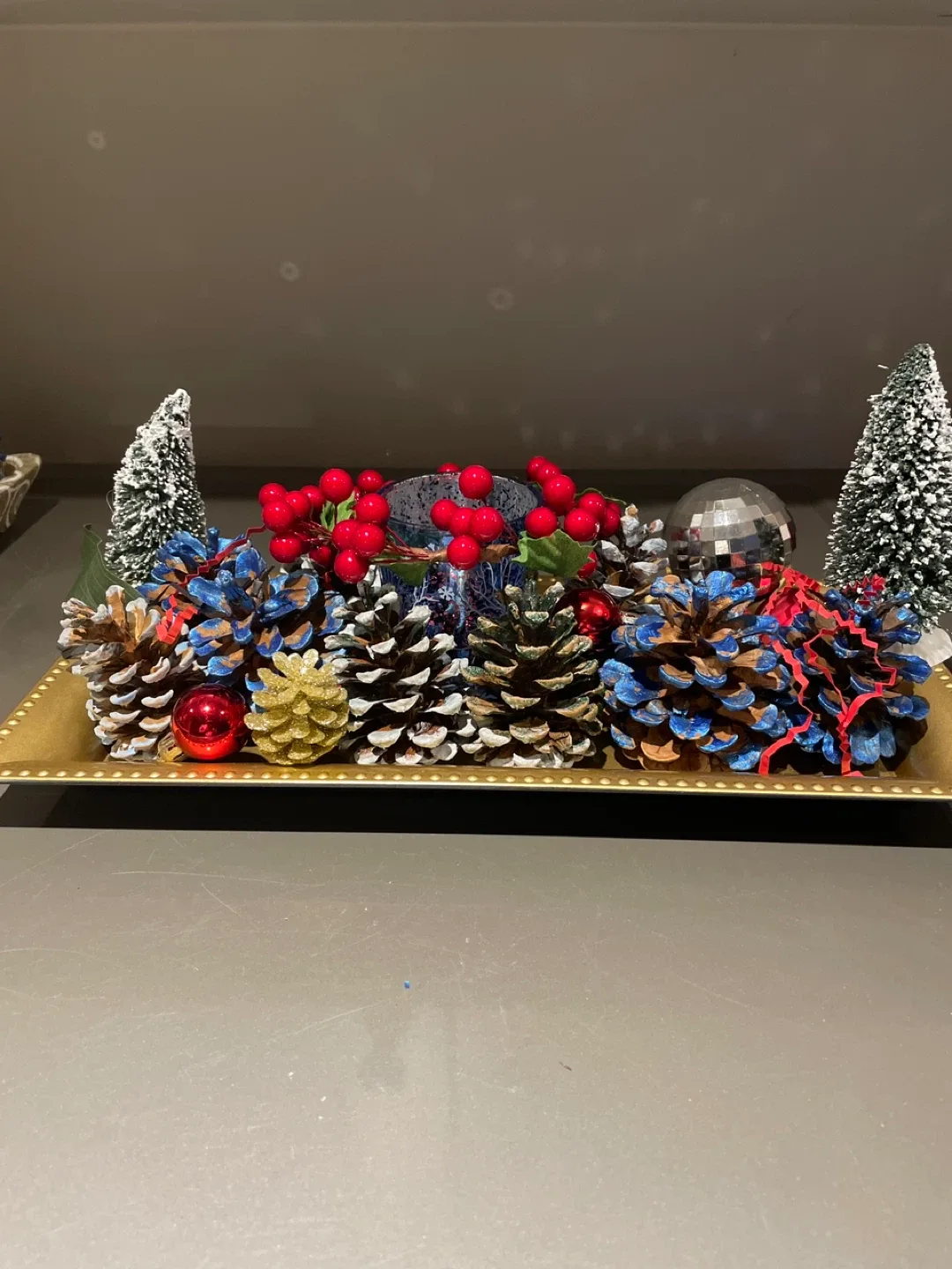 Festive Holiday Centrepiece