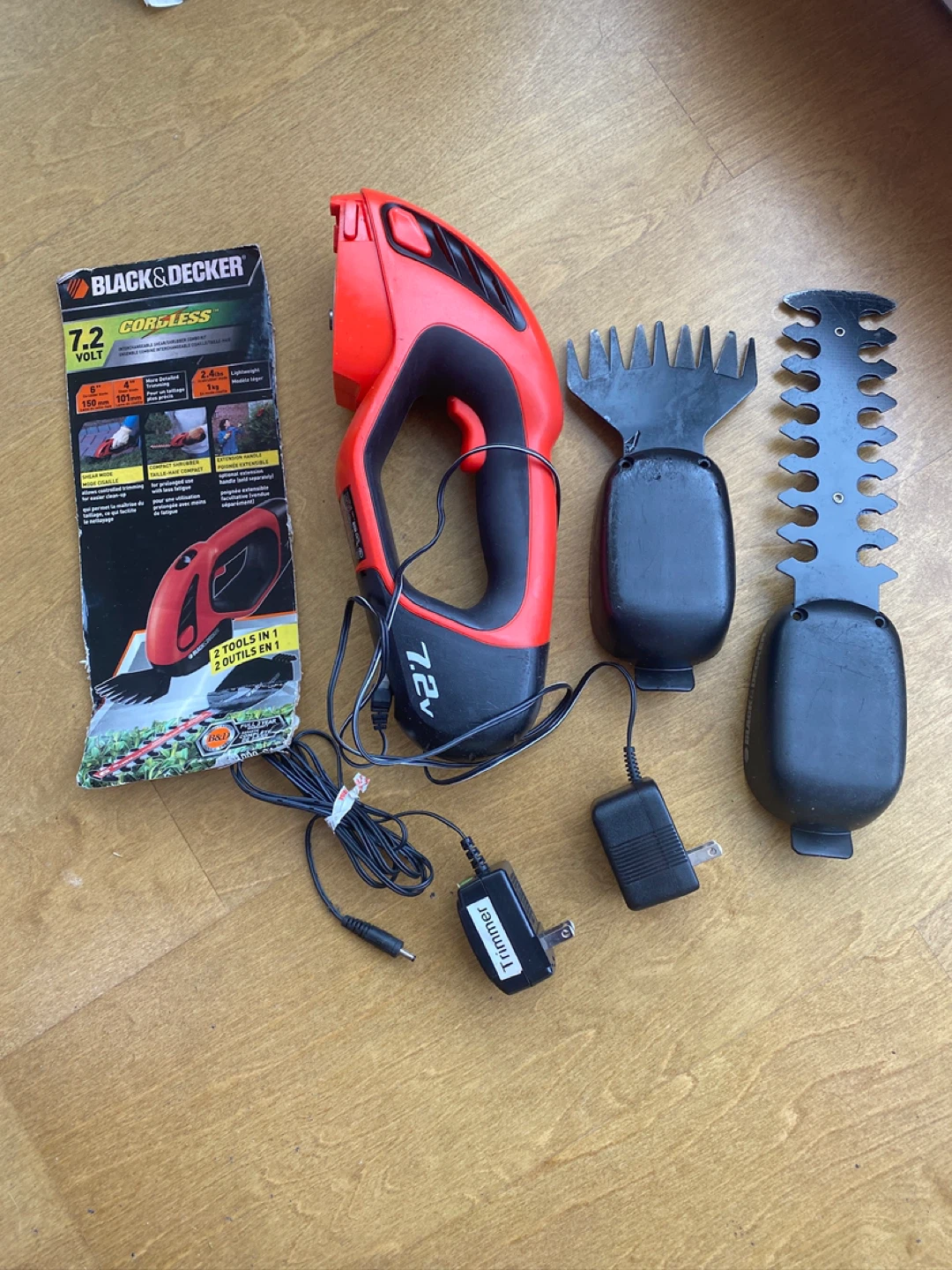Black & Decker 7.2V Cordless Shear/Shrubber Combo Kit