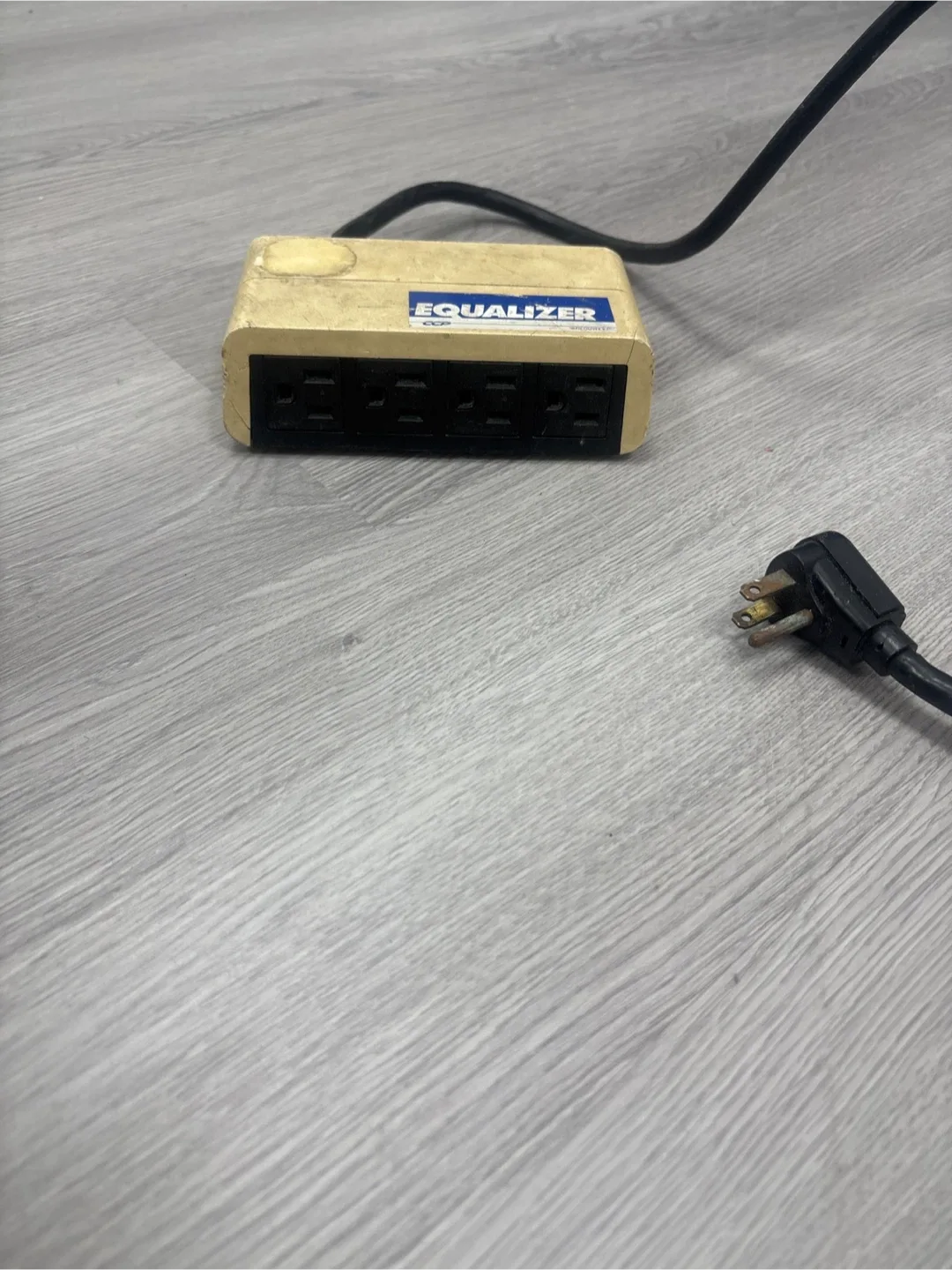 Equalizer Power Strip image indicator(2)