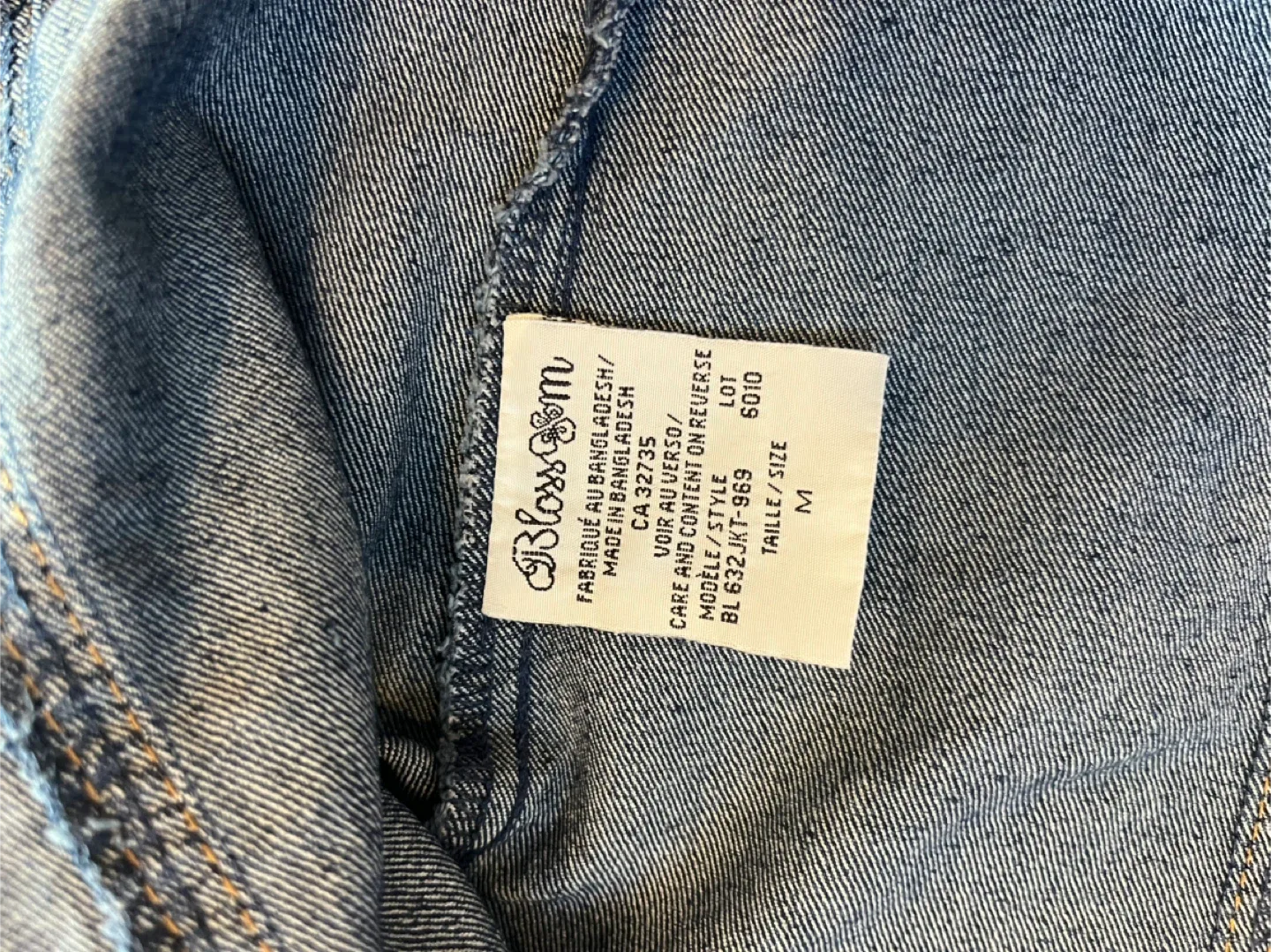 Blossom Cropped Denim Jacket - Size M image indicator(3)