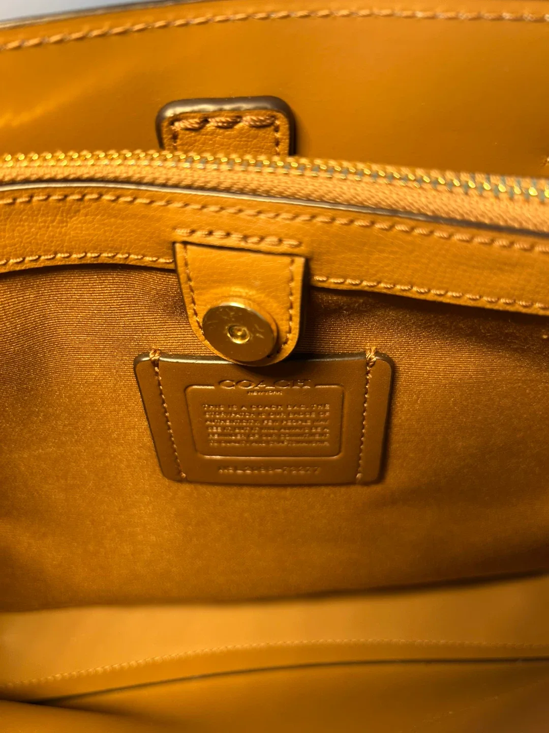 Coach White Leather Tote Bag image indicator(6)