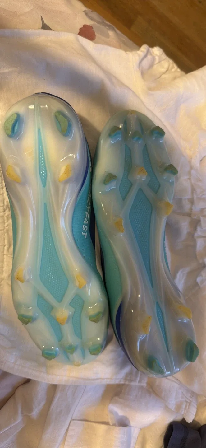 Adidas Laceless Soccer Shoe image indicator(3)