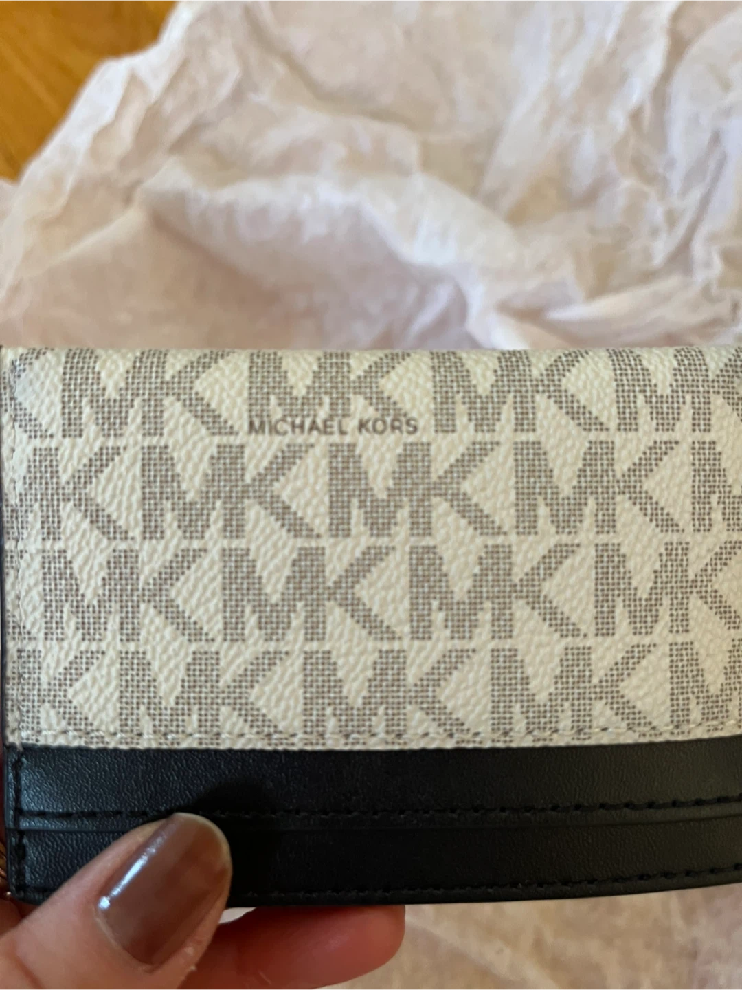 New Michael Kors Vanilla/Blk Card Holder - photo 5