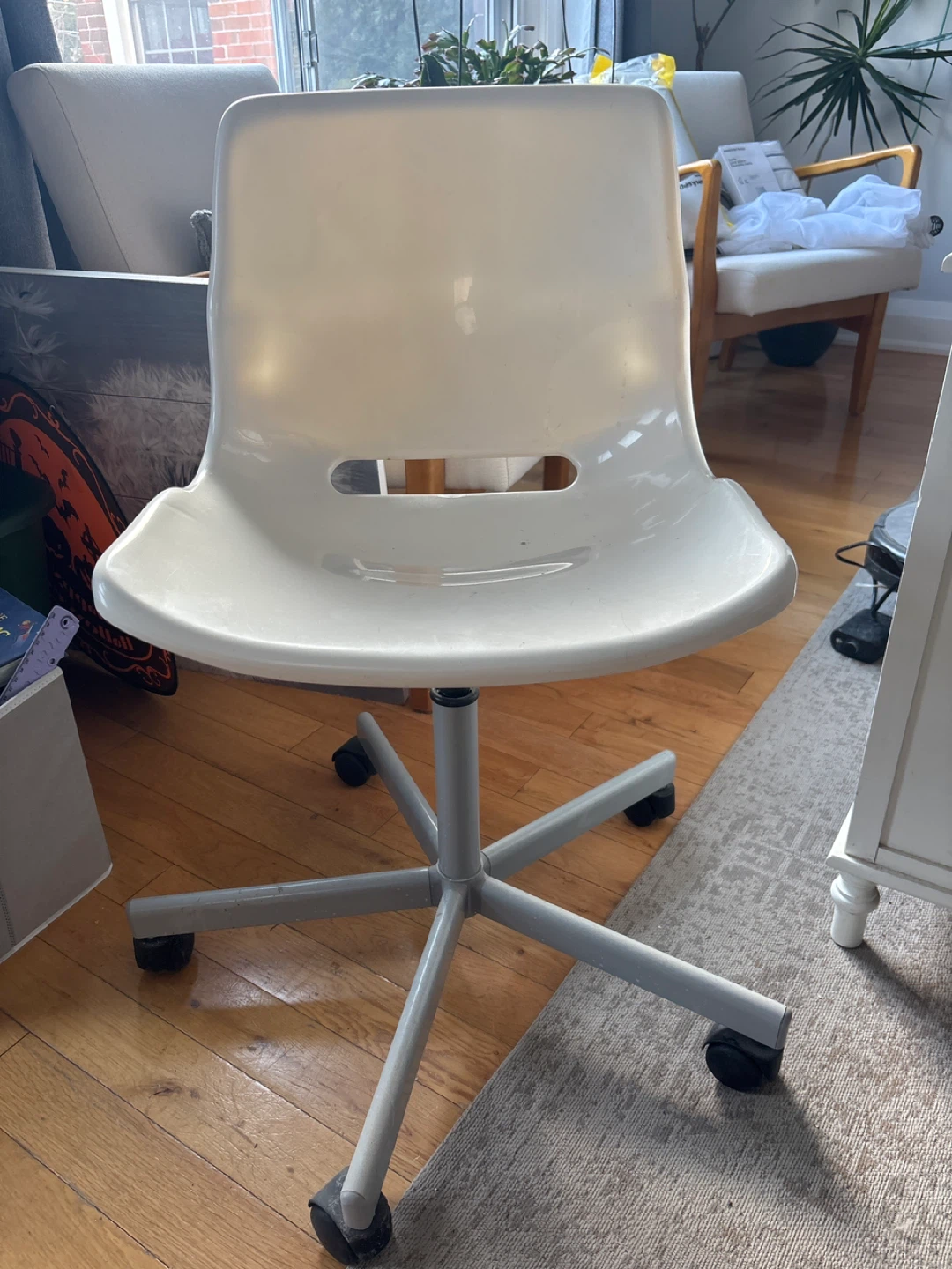 White Swivel Desk Chair