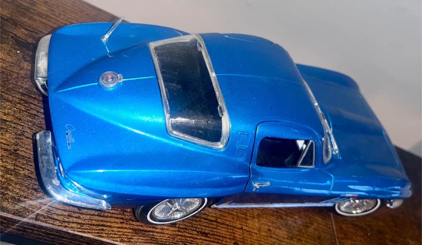 1965 Chevrolet Corvette Maisto 1/18 Scale image indicator(4)