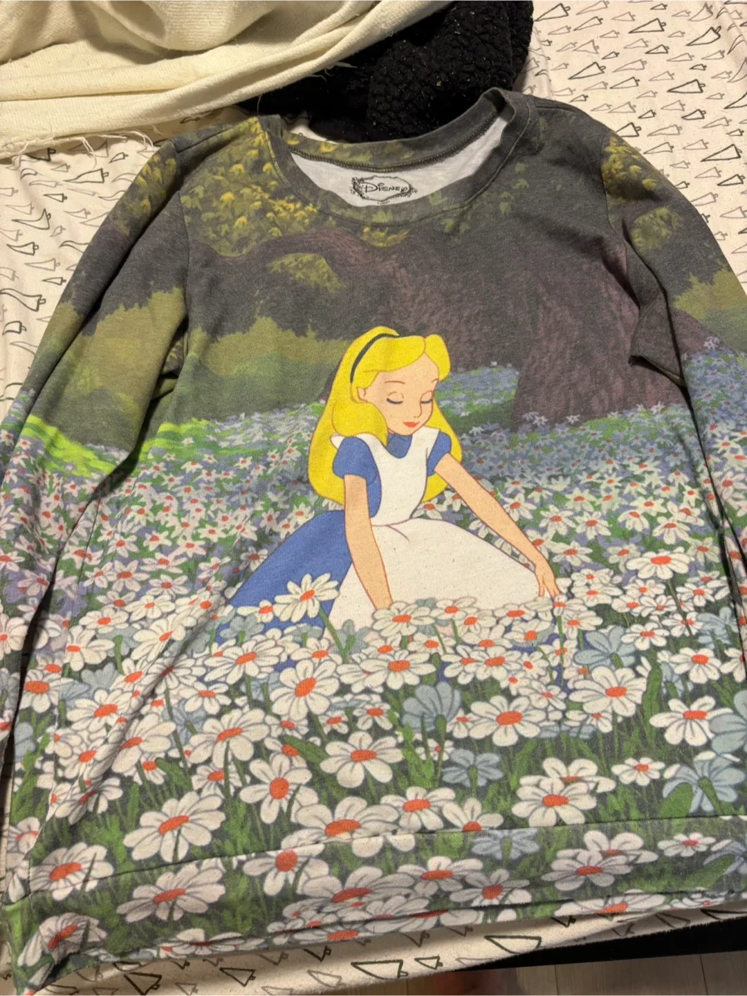 Disney Alice in Wonderland Sweater - XL