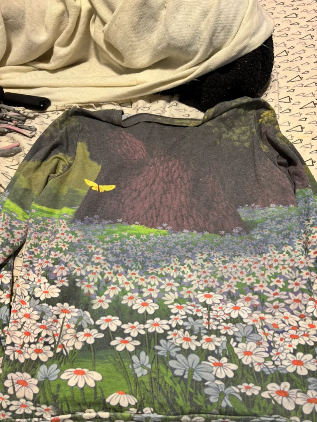 Disney Alice in Wonderland Sweater - XL image indicator(2)