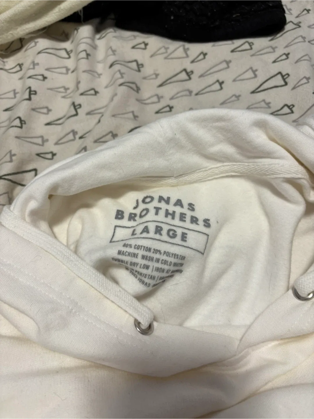 Jonas Brothers White Hoodie - Size Large image indicator(3)