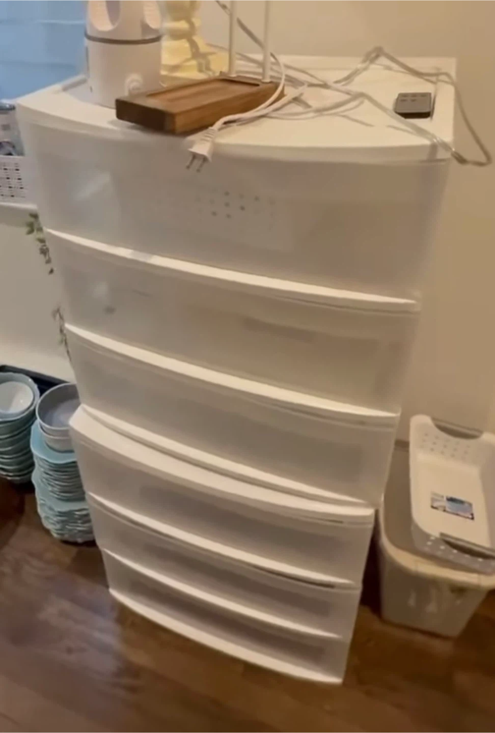 White Drawers With  Storage