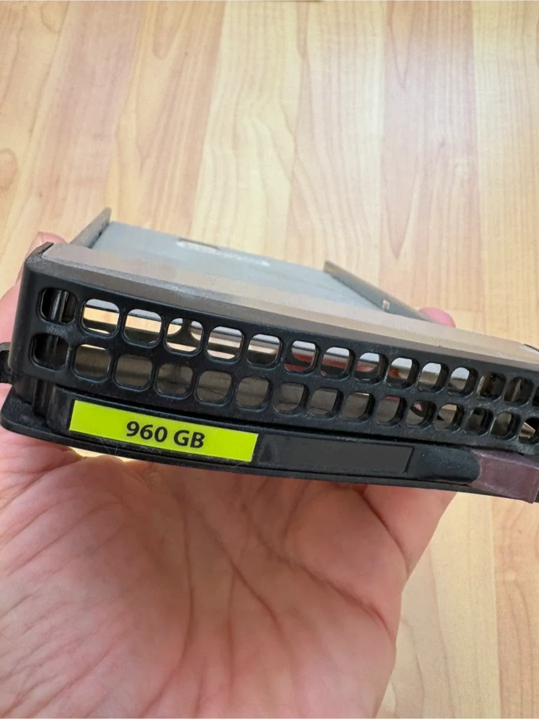 960GB Intel Enterprise SSDs – Reliable, Fast, and Ready to Go image indicator(3)