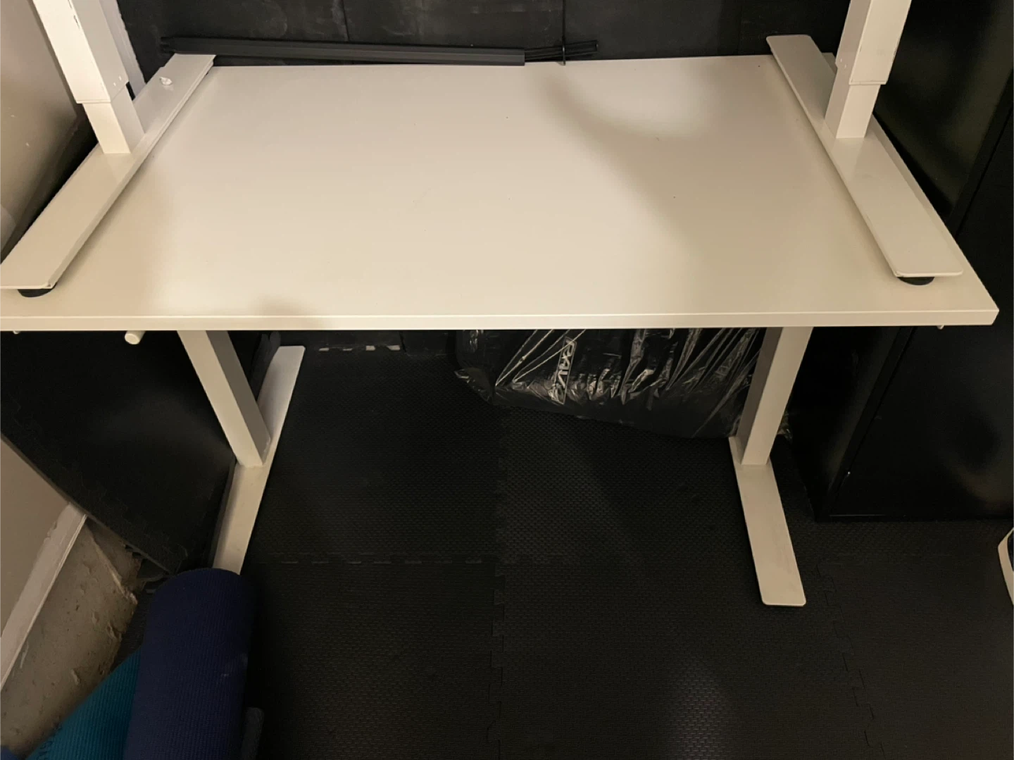 White Office Chair and Desk - photo 3