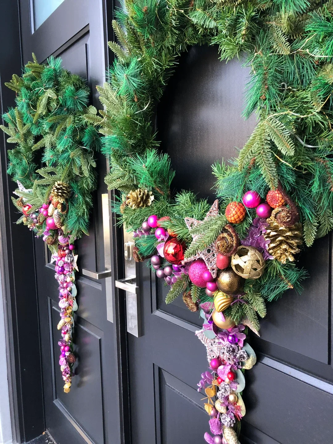 Christmas Wreath Door Decor image indicator(3)