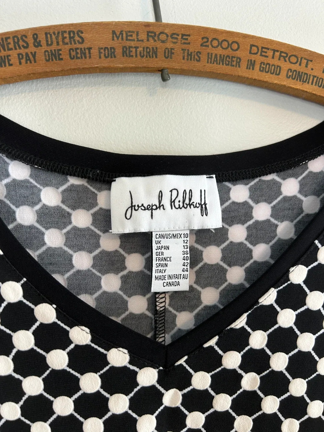 Joseph Ribkoff Black & White Tank Top - Size 10 image indicator(3)