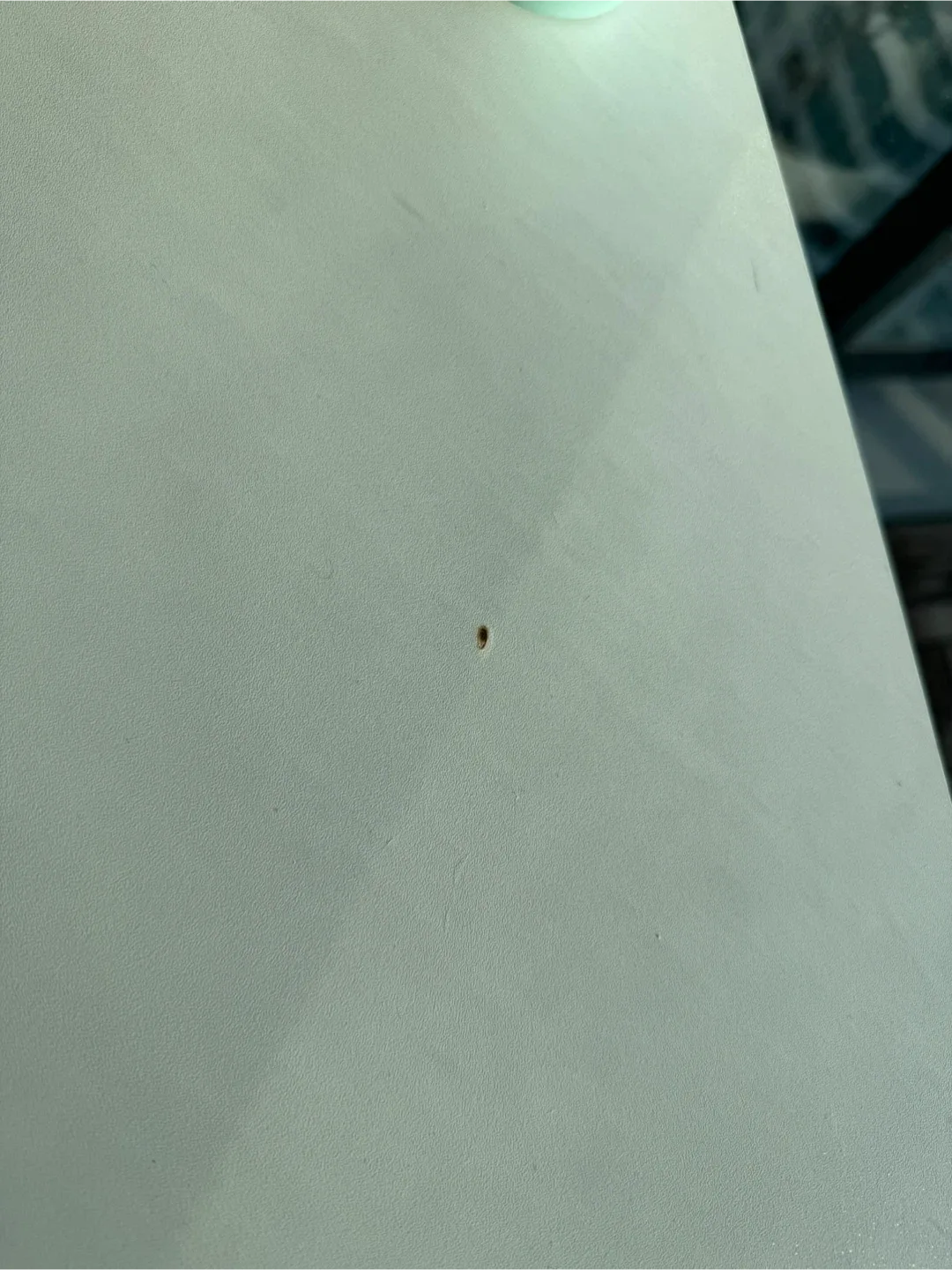 White Desk - 40" x 19" image indicator(3)