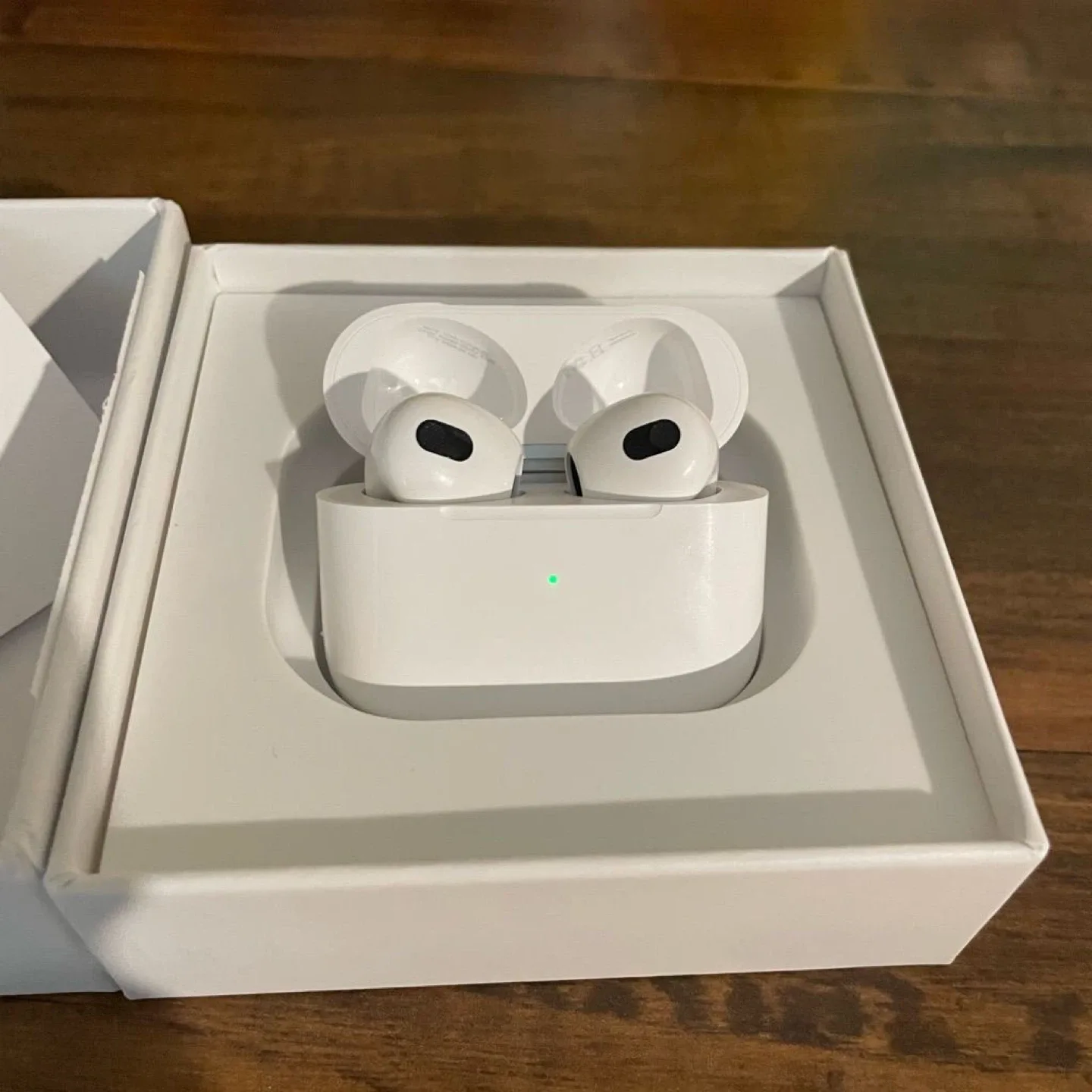 Apple AirPods 4th generation ANC image indicator(2)