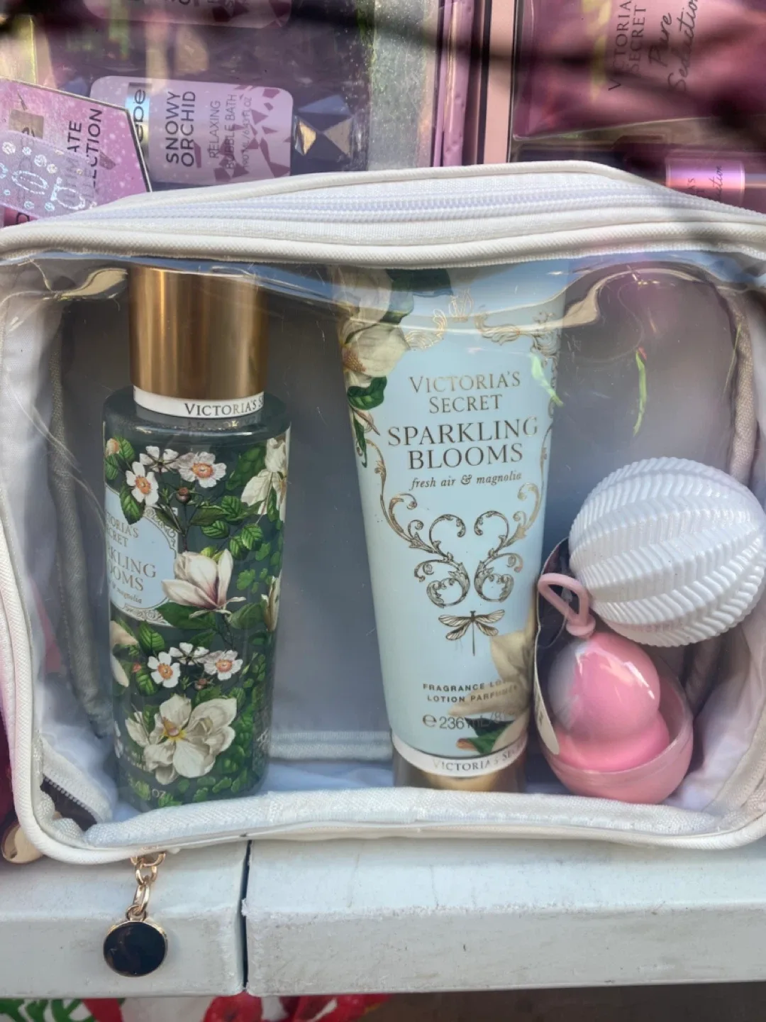 Victoria's Secret Beauty Sets! image indicator(3)