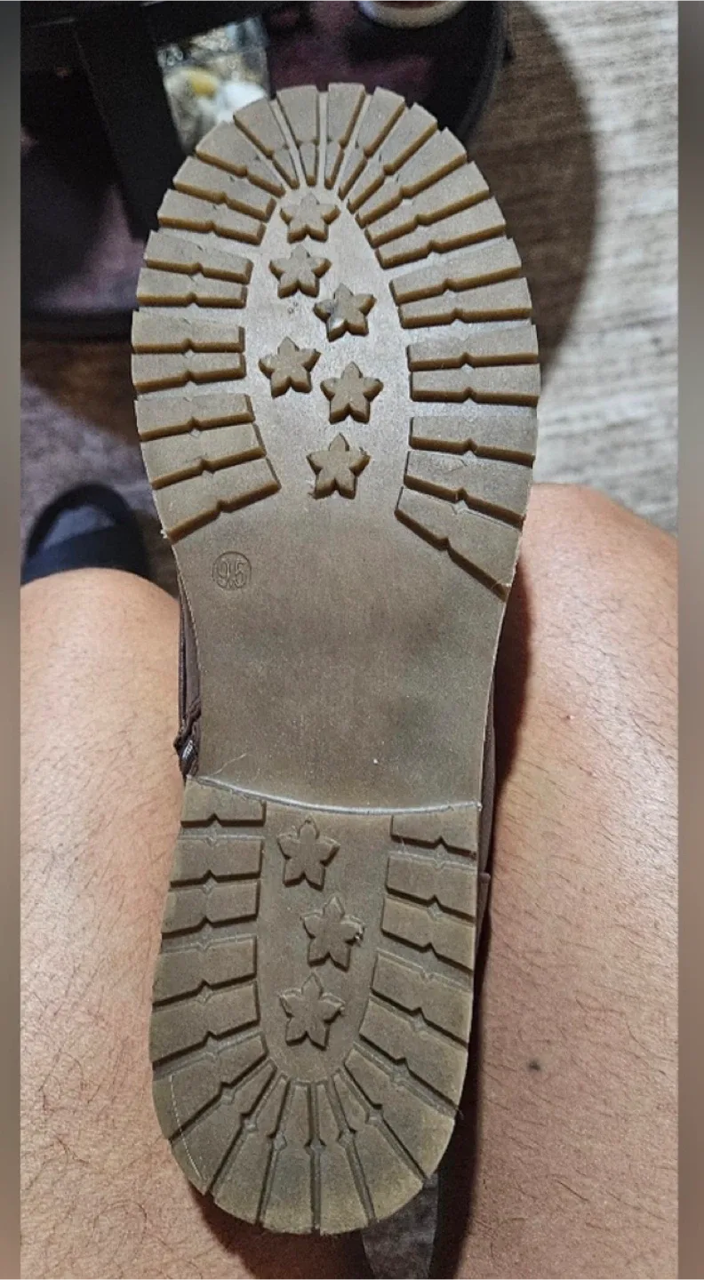 Dream Pairs Brown Lace-Up Boots - Size 9.5 image indicator(3)