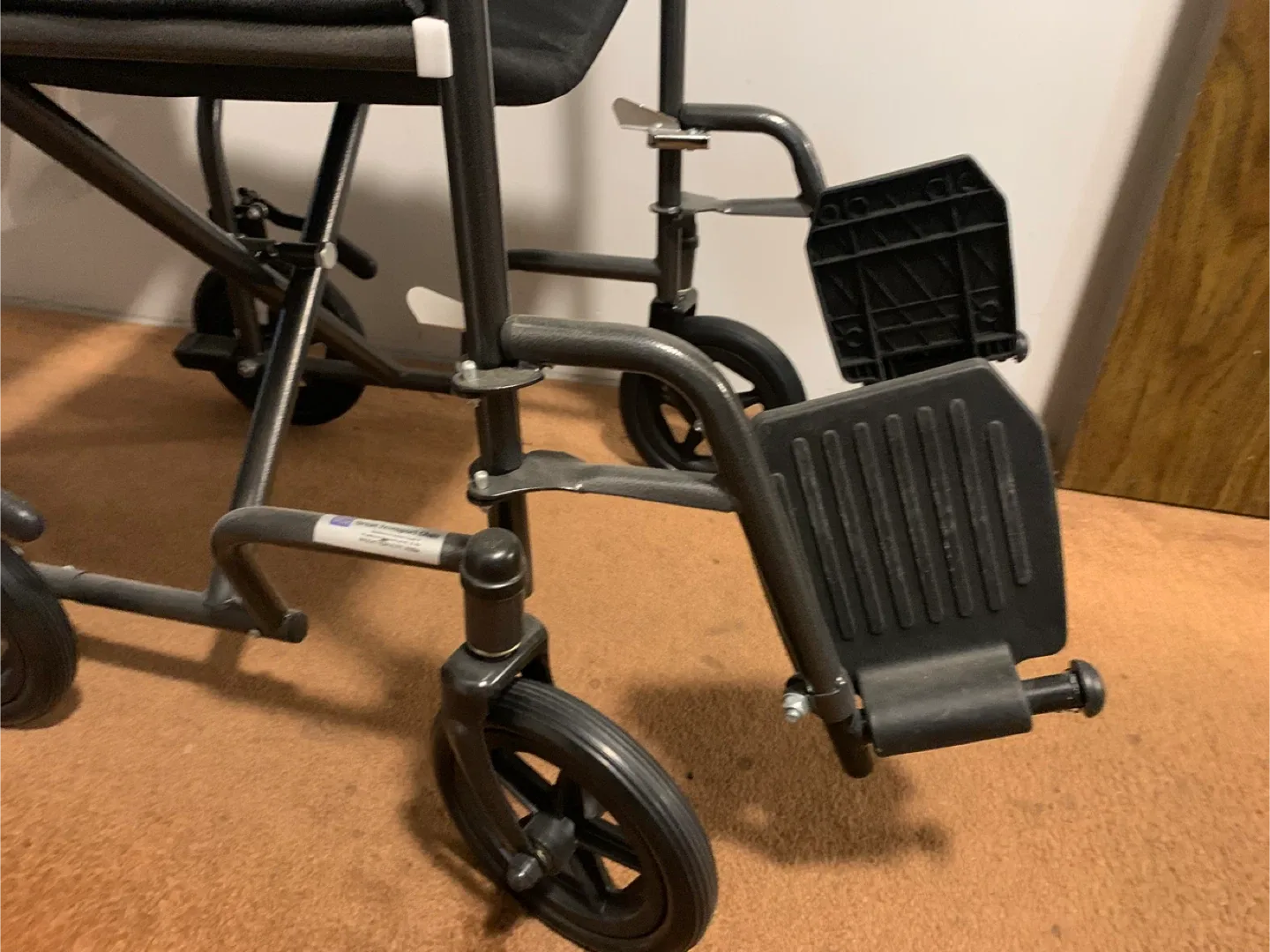 Lightweight Transport Wheelchair - Black image indicator(2)