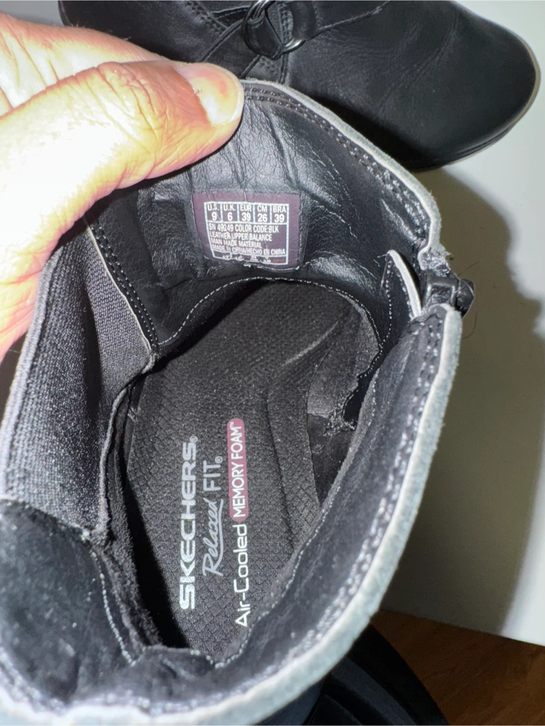 Skechers Black Leather Ankle Boots Size 9 - photo 5