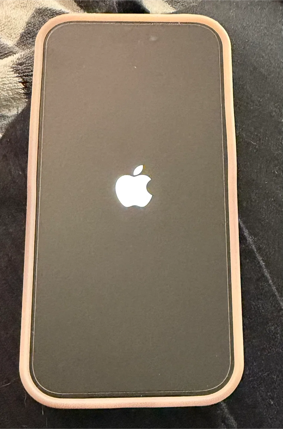 Pink Apple iPhone 15 - 128 gb image indicator(2)