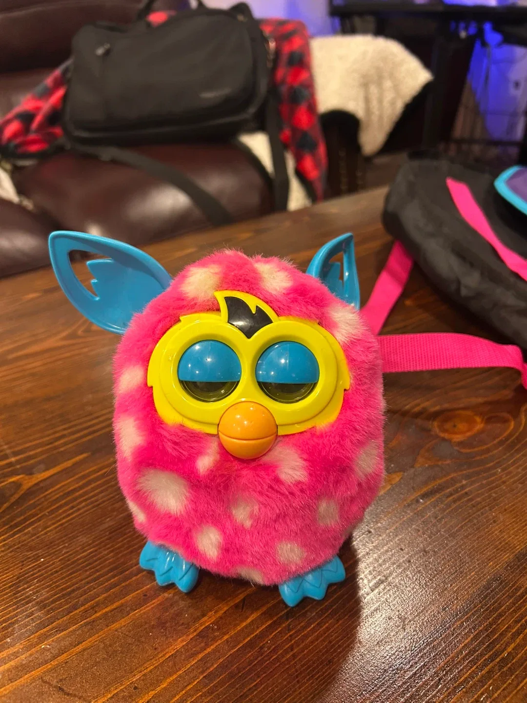 Furby and interactive toy for children image indicator(4)