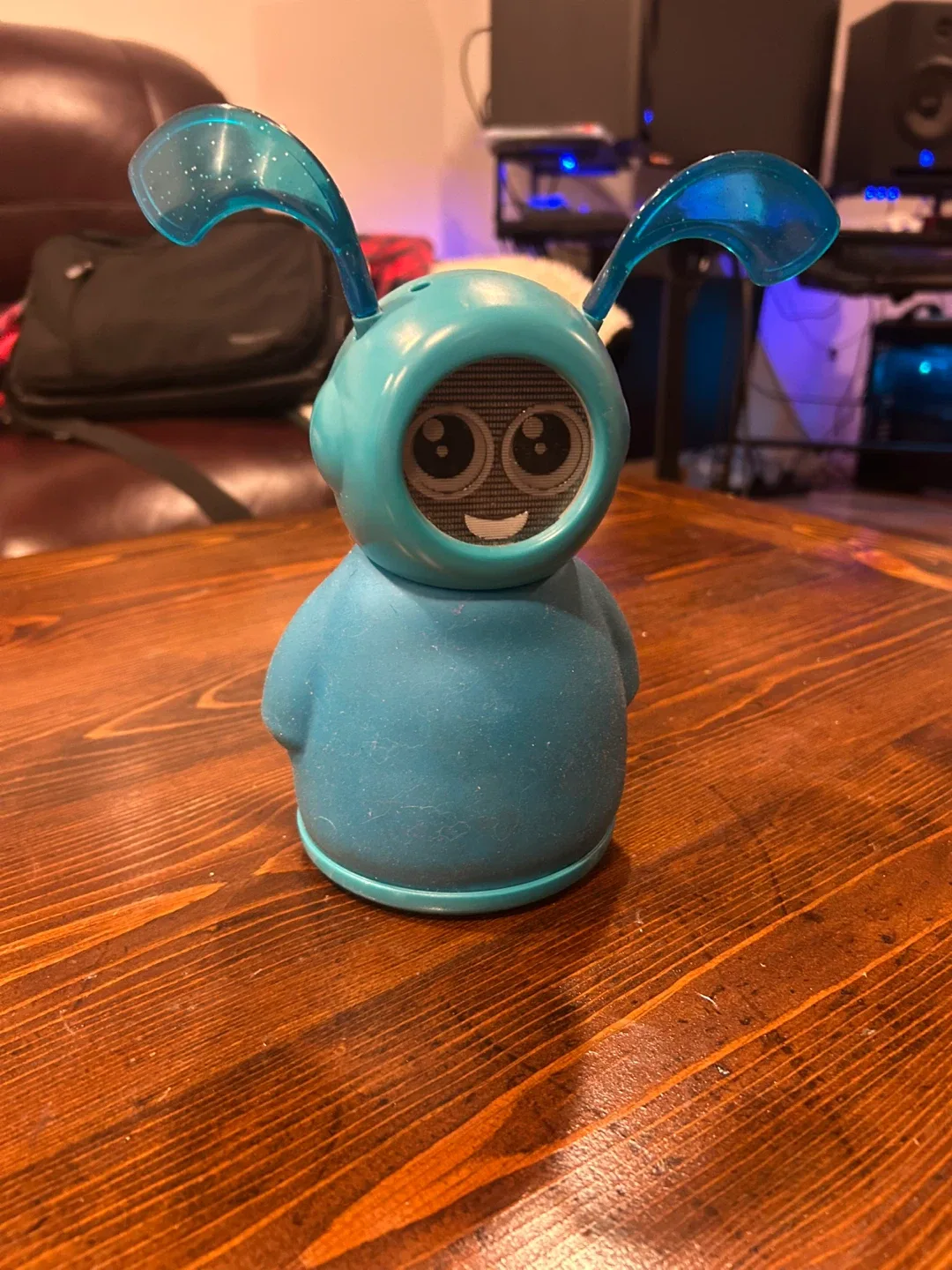 Furby and interactive toy for children image indicator(2)