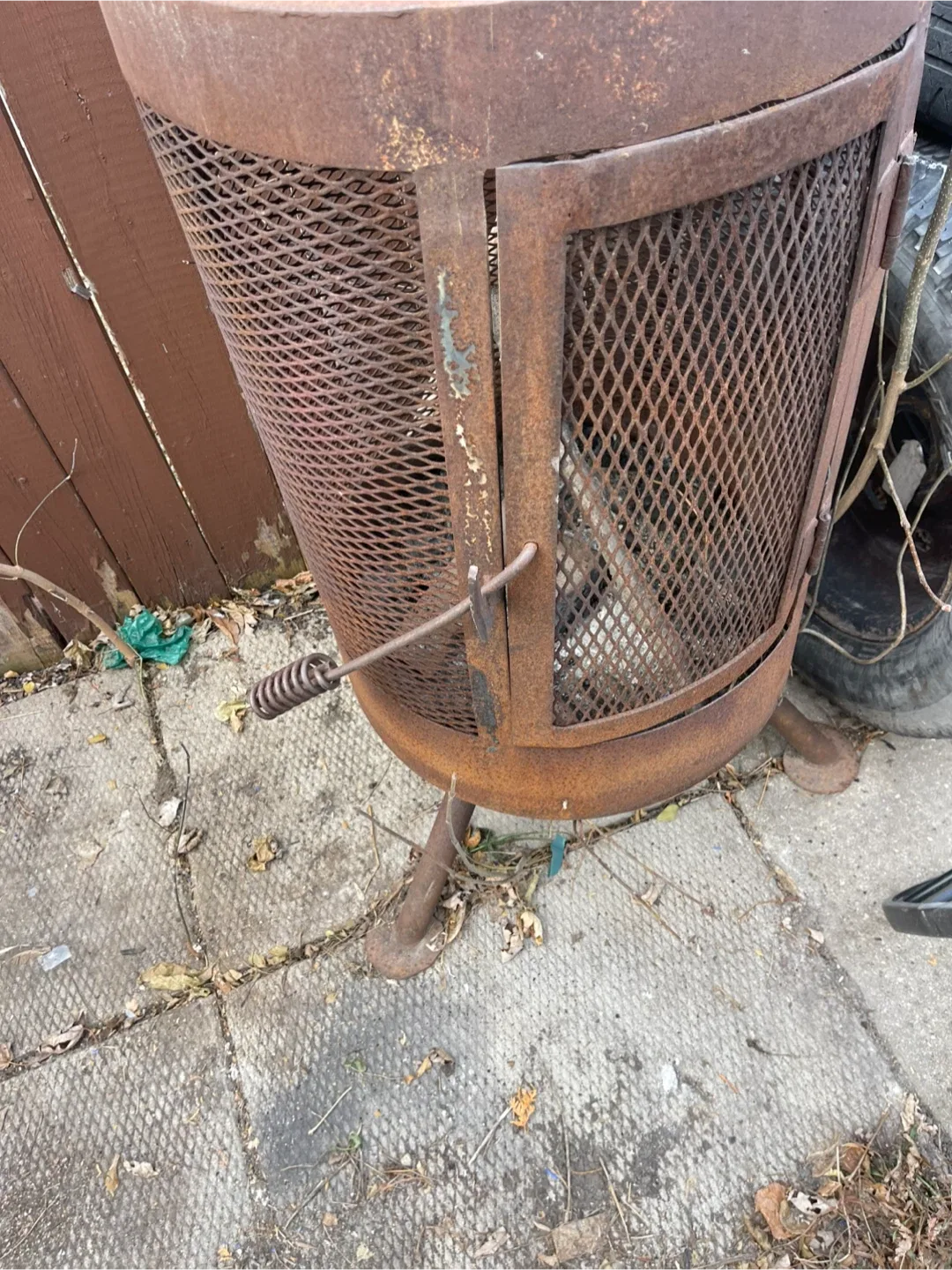 Used Fire Pit - Rustic Condition image indicator(3)